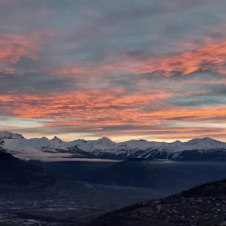 Gracious In Apartment